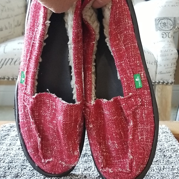 red sanuks